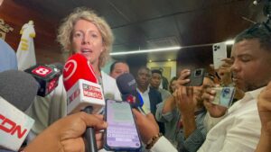 Embajadora de Francia respalda soberanía dominicana en política migratoria