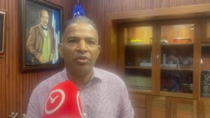 Juan Marte denuncia inversiones millonarias han dejado “quiebras y ruina económica” en Santiago