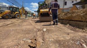 Coraasan habilita tránsito en la calle Padre Las Casas tras concluir trabajos colector de aguas residuales