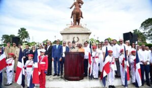 Autoridades de Santiago celebran el 163 aniversario de la Restauración de la Republica.