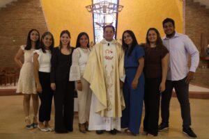 Rector celebra 25 años de ordenación sacerdotal