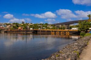 Puente Flotante será cerrado este sábado durante dos horas por paso de embarcaciones