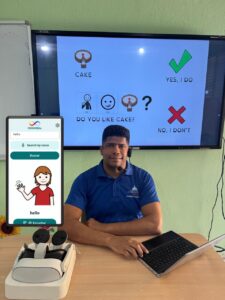 Maestro convierte tecnología en puente de inclusiva para estudiantes con autismo