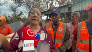 Gobernadora de Santiago alerta por ola de incendios: reportan entre 25 y 30 viviendas afectadas en los últimos días