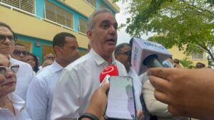 Abinader hablará con Bukele este lunes y refuerza la frontera sur con dos batallones y artillería ante situación de Haití.