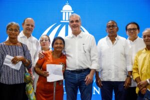 Más de 9 mil hogares en Santiago son impactados con entrega de enseres, soluciones habitacionales y asistencia alimentaria a familias vulnerables