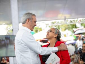 Presidente Abinader encabezará el lanzamiento del programa “El Presidente en el Barrio”, inaugurará obras, entregará títulos de propiedad, apartamentos, y encabezará jornadas sociales este sábado y domingo en el Gran Santo Domingo y Santiago